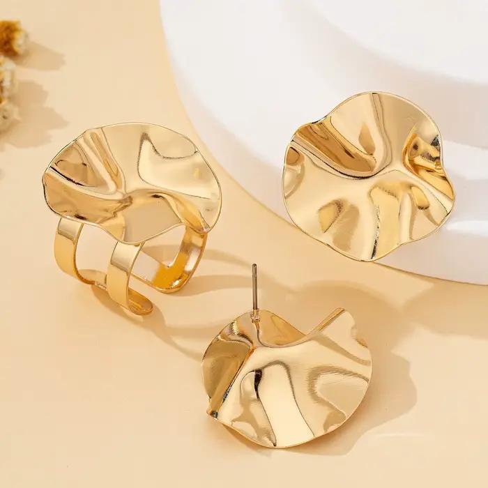 Ensemble de bijoux pour femmes, boucles d'oreilles rondes irrégulières en métal et bague, adapté à un usage quotidien et au Banquet