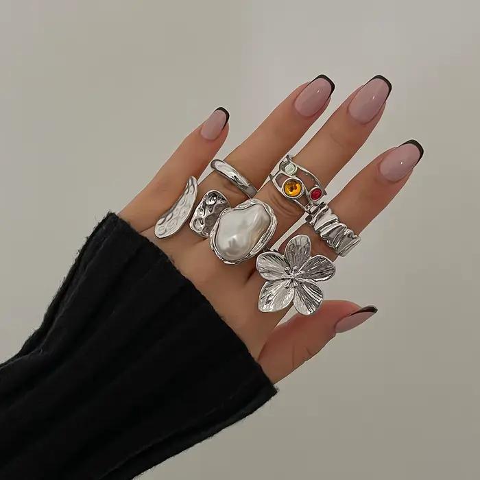 Ingemark 2025 nouveau irrégulier exagéré métal fleur anneaux ouverts femmes élégant Baroque Imitation perle anneau bijoux accessoires