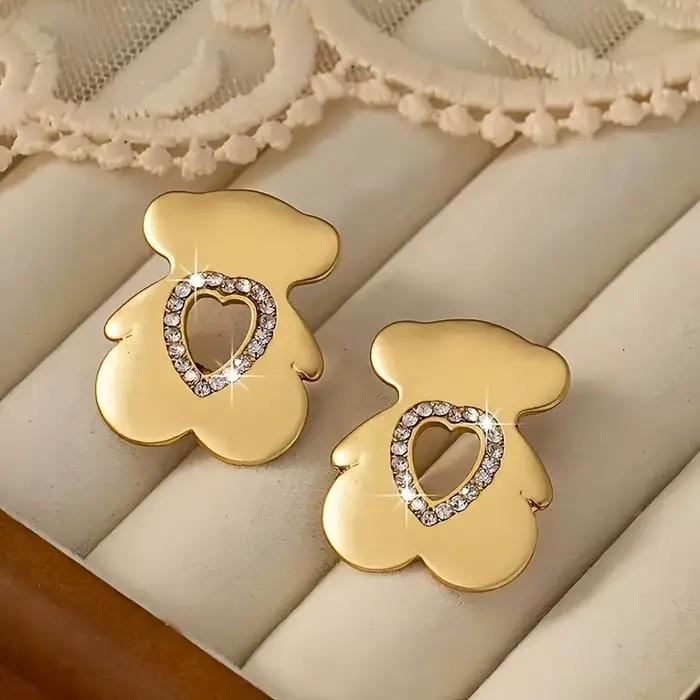 Boucles d'oreilles délicates et mignonnes en forme d'ours avec cœur creux incrusté de diamants, tendance, décontractées, polyvalentes, idéales pour offrir, en alliage de zinc