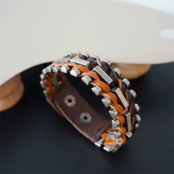 MKENDN Vintage tanné végétal peau de vache manchette bracelet pour hommes femme Punk bracelet frotté en détresse Denim couleur bracelet