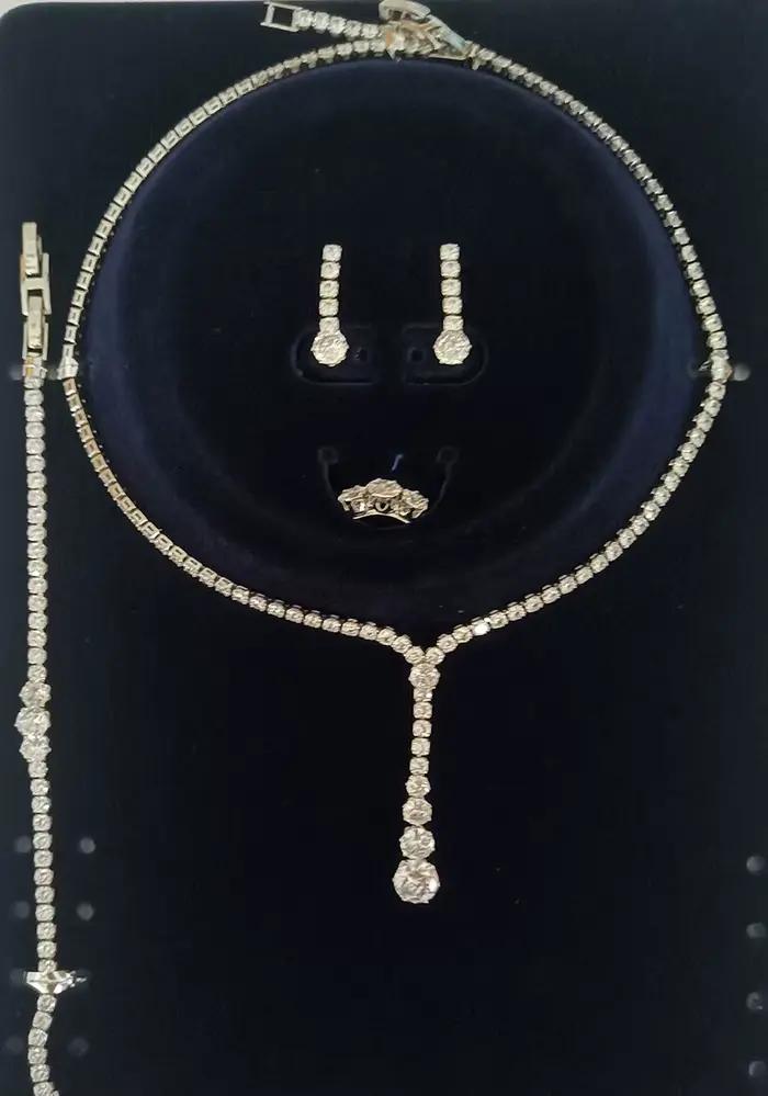 HADIYANA-Diadèmes et Couronne pour Femme, Ensembles de Bijoux Attrayants et Impressifs pour Patients de Mariage, Accessoires de Cadeaux Romantiques, BN9095