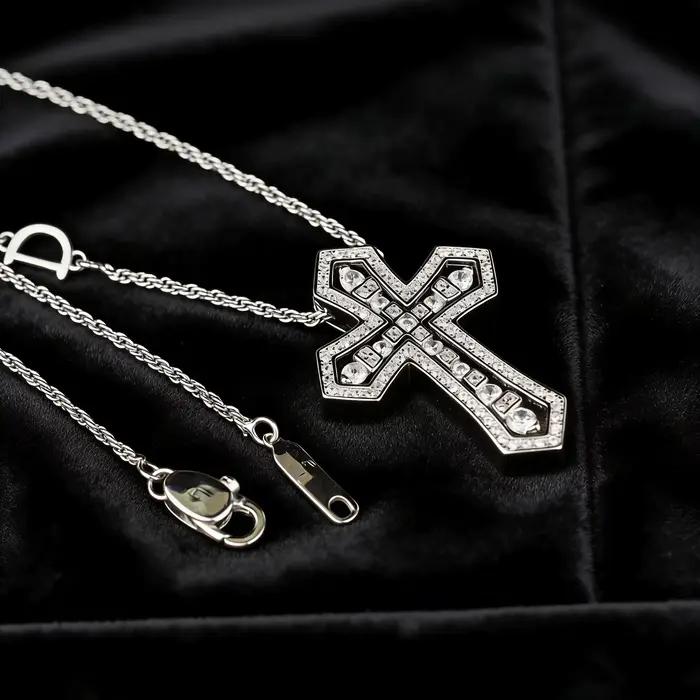 Collier pendentif croix épaisse avec croix entièrement sertie de zircons, style gothique, plaqué or de qualité, bijoux de luxe unisexe, colliers ras du cou délicats