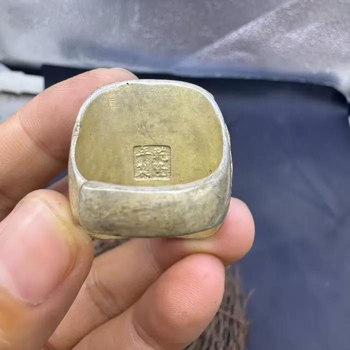 Bague ouverte vintage en argent massif, sertie à la main de deux cabochons carrés glacés bicolores en jadéite ancienne, ornement de doigt rétro pour homme