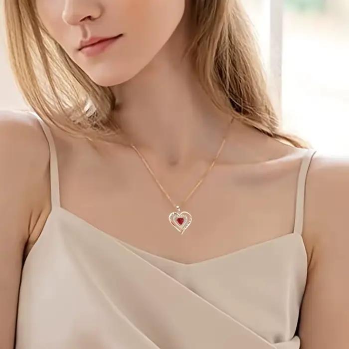 Collier élégant avec pendentif en zircone rouge et bouquet de roses - Boîte cadeau « Meilleurs vœux », parfait pour un anniversaire, un anniversaire de mariage ou un mariage
