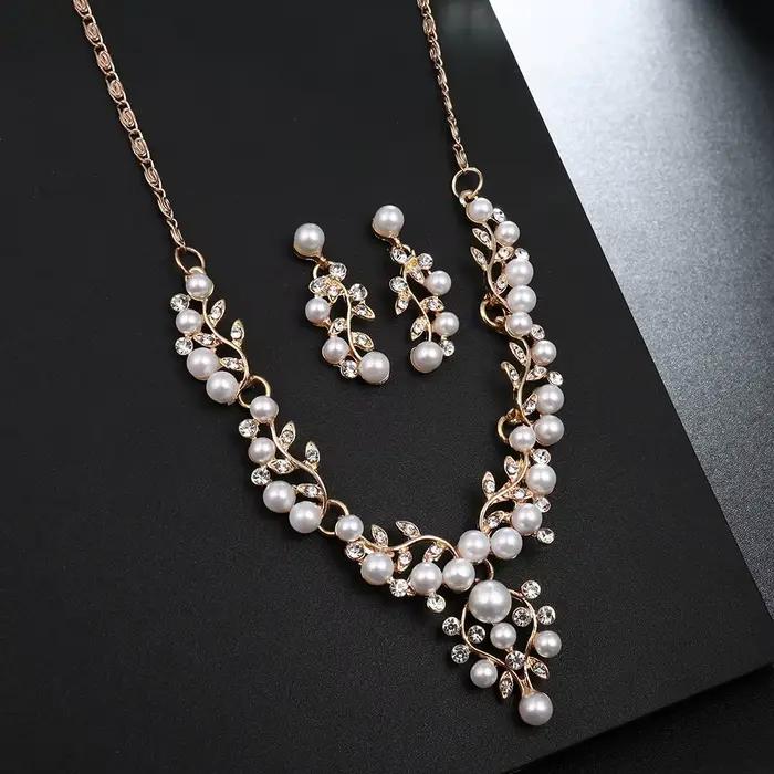 Parures de bijoux vintage en fausses perles pour femmes, collier et boucles d'oreilles tendance à motif floral, accessoires pour mariage et soirée
