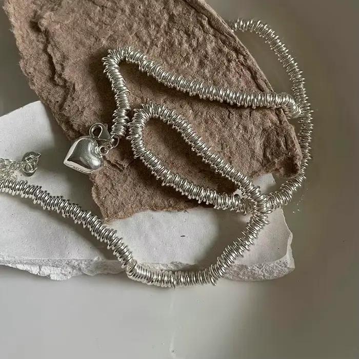 Collier couleur argent pour femmes, chaîne asymétrique élégante, chaîne en forme de cœur, bijoux de mariée, cadeaux pour amoureux