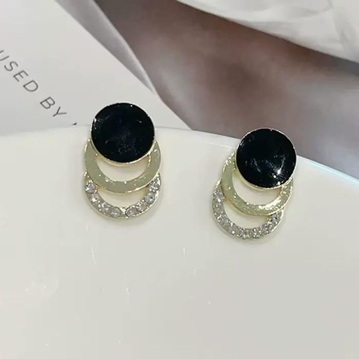 Boucles d'oreilles rondes émaillées noires pour femmes, clous d'oreilles géométriques creux en cristal, bijoux élégants pour mariage et fête