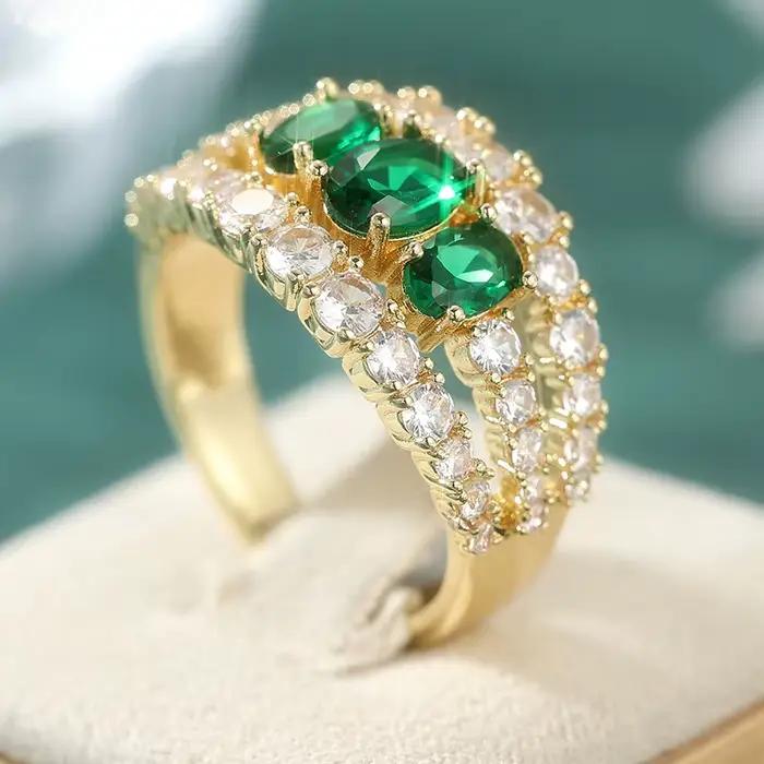 Bague dorée de style vintage incrustée de zircone synthétique verte pour femme, bijou élégant pour les fêtes et célébrations