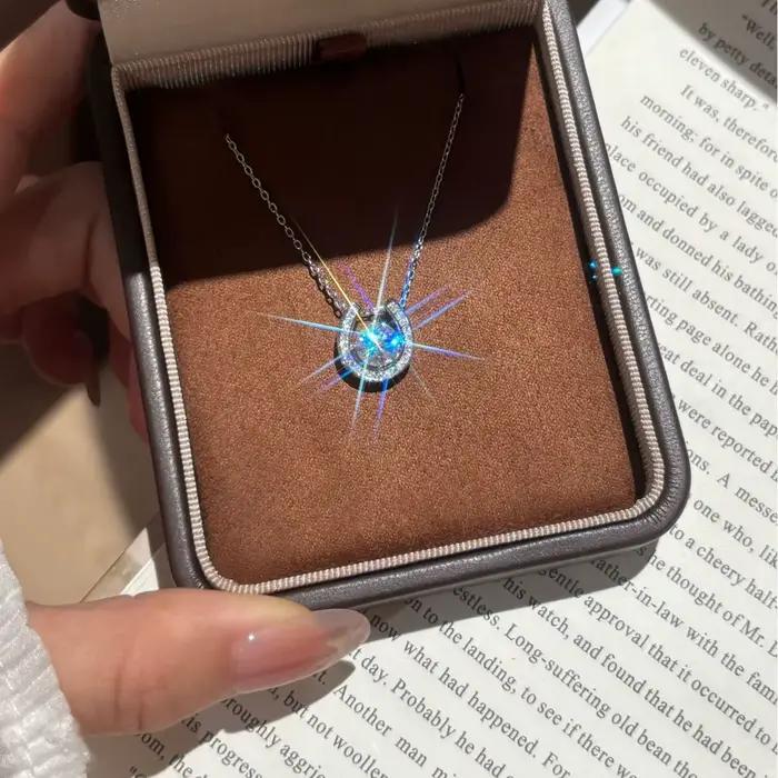 MOVESKI Collier pendentif fer à cheval en moissanite 1 carat, en argent sterling 925, scintillant, pour femme, bijoux de mariage
