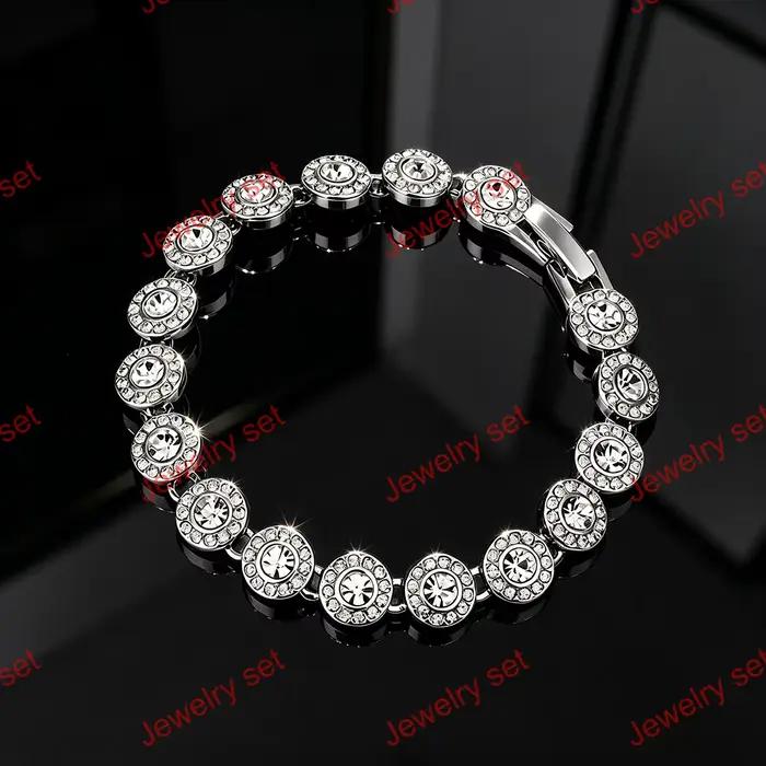 Ensemble de bijoux de luxe léger 2026 comprenant un collier, un bracelet et des boucles d'oreilles, avec une variété de styles assortis