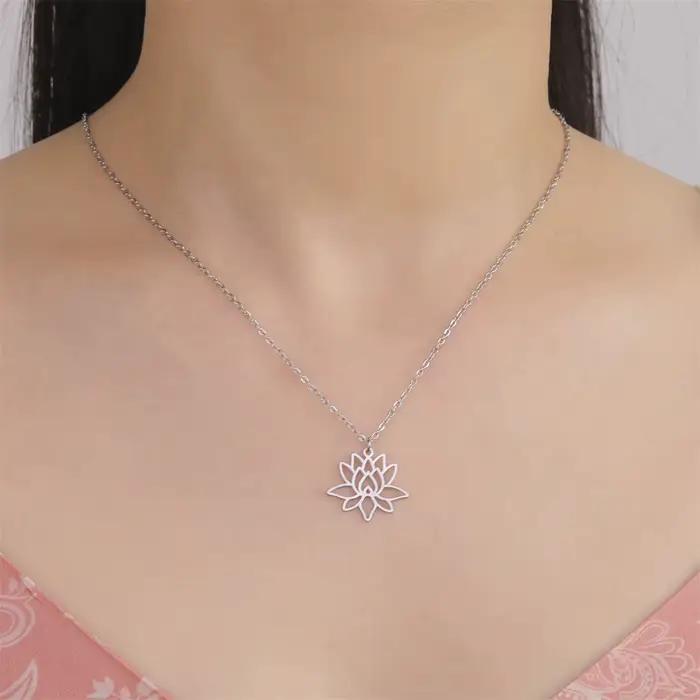 EUEAVAN Colliers Bouddhistes Fleur de Lotus en Acier Inoxydable, Pendentif Yoga Guérison pour Femme, Bijoux Amulette, Vente en Gros