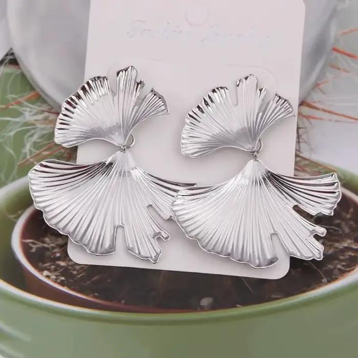 Mode géométrique couleur or Ginkgo Biloba feuille forme goutte boucle d'oreille personnalité créative Simple Punk femme balancent boucle d'oreille bijoux