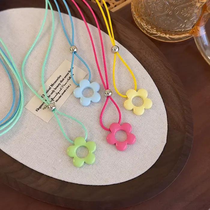 Collier floral brillant 2025 pour femme – Chaîne de clavicule polyvalente avec longueur réglable – Design EuroWind exclusif