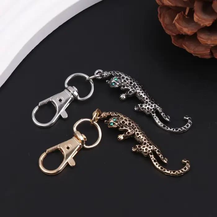 Porte-clés pendentif panthère Animal pour femmes, sac à main, breloques de voiture pour hommes, ornements, bijoux à la mode, cadeaux