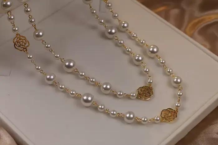 Vintage dame camélia perles fleur Long collier chaîne élégant Double couches mode bijoux pour les femmes fête Collares de moda