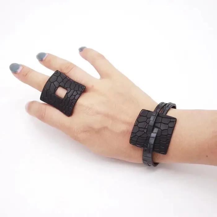 TOTABC-Bague ronde en cuir faite à la main pour hommes et femmes, bracelet noir, cadeau de bijoux, mode masculine, vente en gros