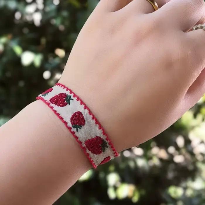 Bracelet brodé Boho Harvey Flower, bracelets tressés faits à la main, bijoux