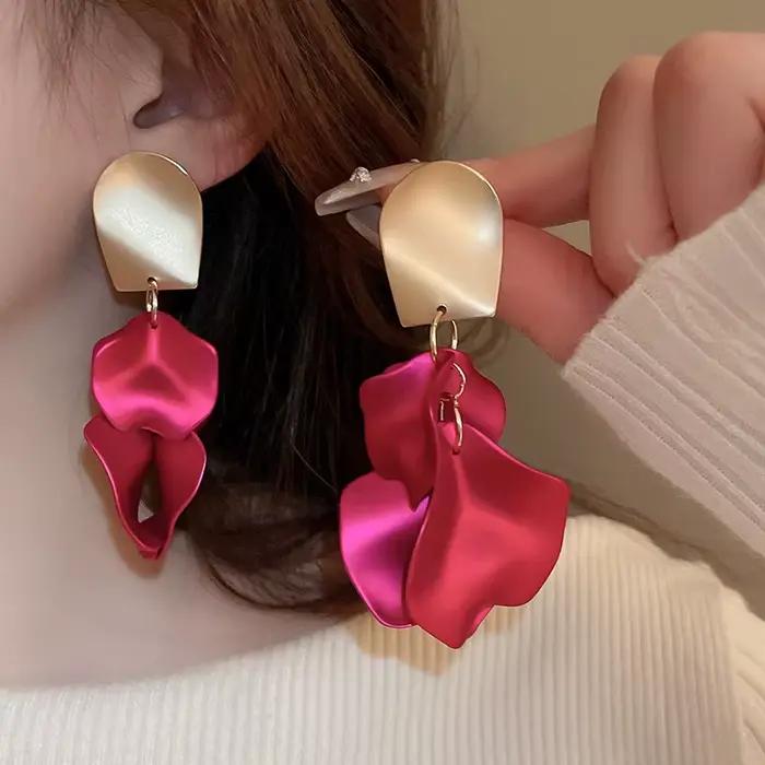 Boucles d'oreilles bohèmes colorées à fleurs pour femmes, pendentifs pétales tendance, boucles d'oreilles pendantes pour soirée, bijoux, accessoires Y2K, Bijoux A