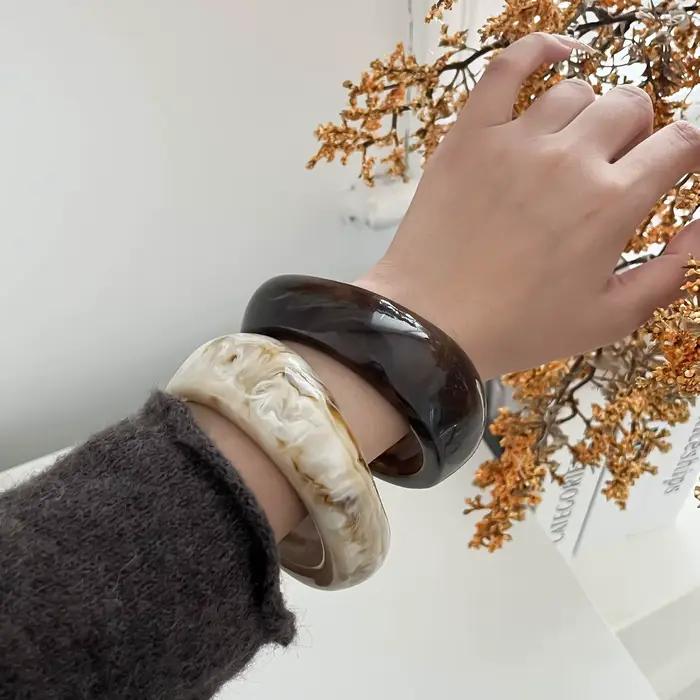 Bracelets en acrylique à motif géométrique pour femmes et filles, bracelets larges en résine, bijoux