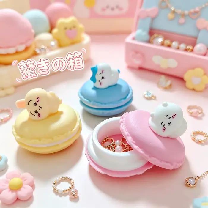 Mini boîte à bijoux, porte-boucles d'oreilles, porte-bagues, Chiikawa Usagi Hachiware, forme de macaron, organisateur de rangement de bureau mignon, cadeau pour femmes et filles