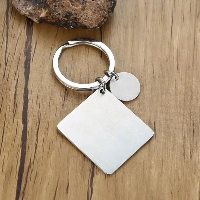 Porte-clés personnalisé en acier inoxydable, calendrier personnalisé, gravure de date spéciale, breloque pour les travailleurs de mariage d'anniversaire, cadeau porte-clés