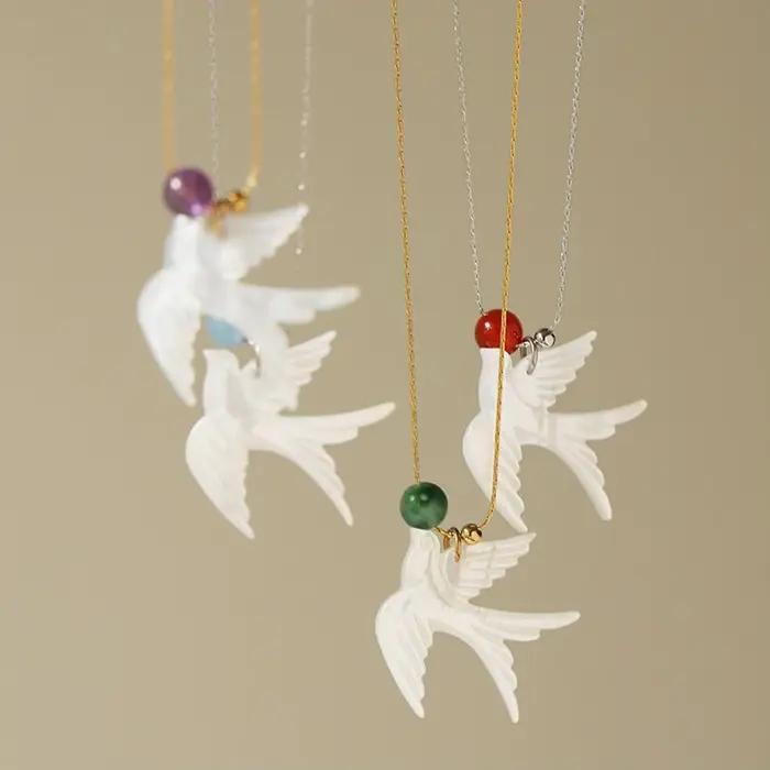 Pendentif hirondelle en coquillage blanc pour femmes, collier traditionnel en forme d'oiseau phénix, Styles de maintien, chaîne à la mode, bijoux cadeau