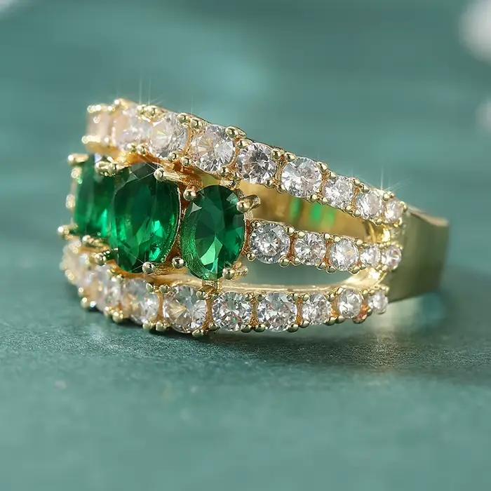 Bague dorée de style vintage incrustée de zircone synthétique verte pour femme, bijou élégant pour les fêtes et célébrations