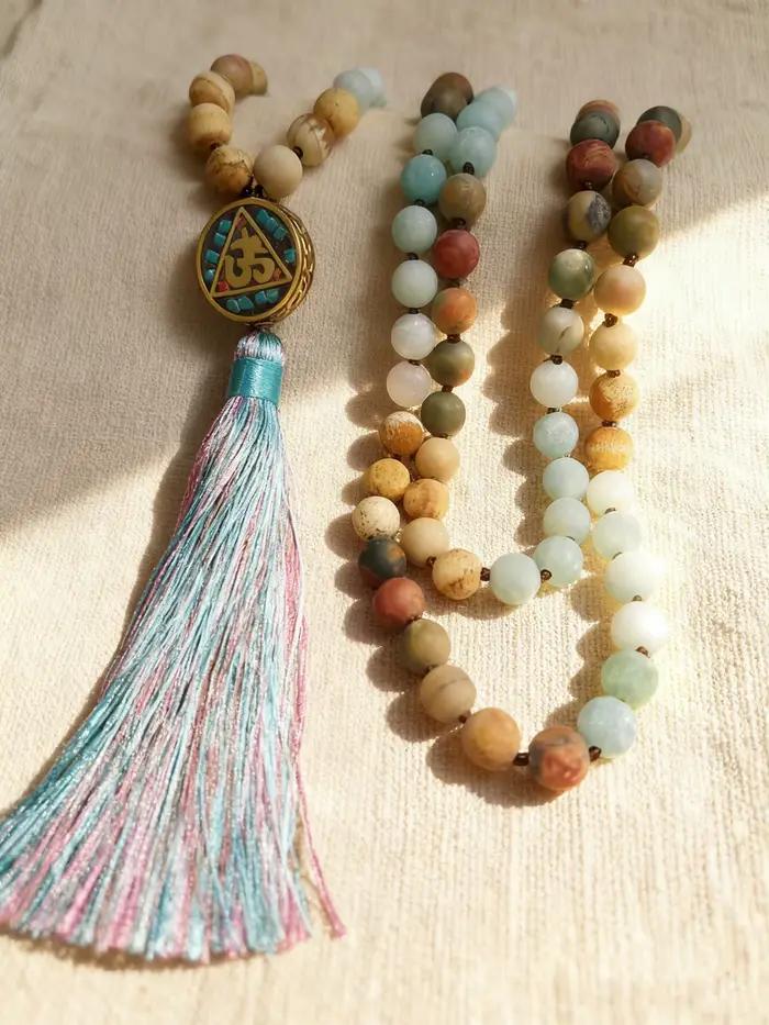 Bracelets bouddhistes à pampilles, Amazonites naturelles, jaspe Picasso, image de Jaspers, perles mates nouées à la main, bijoux de perles de prière 108