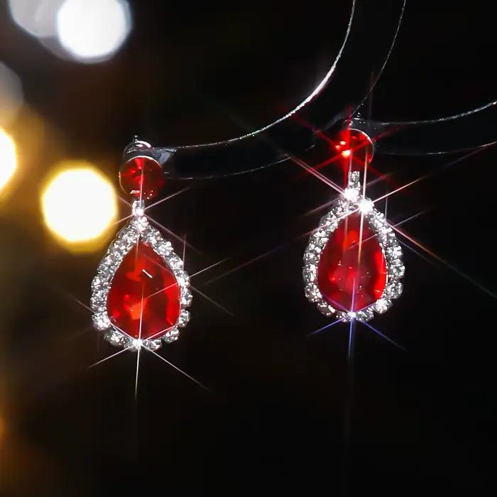 Boucles d'oreilles pendantes à la mode pour femmes, strass rouge, lustre, goutte d'eau, zircone cubique, bijoux pour fête du nouvel an