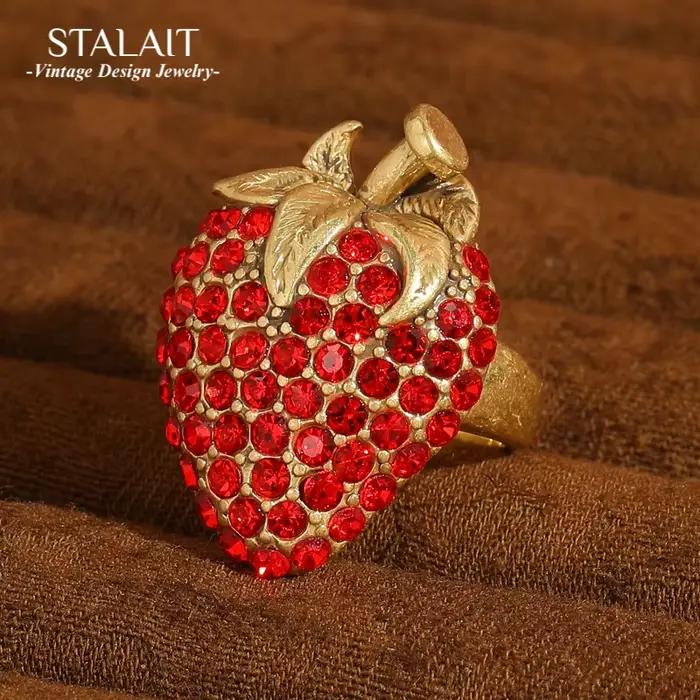 Bague Vintage fraise rouge couleur or feuille strass Cocktail bijoux de créateur de luxe accessoires de haute qualité femme 2025