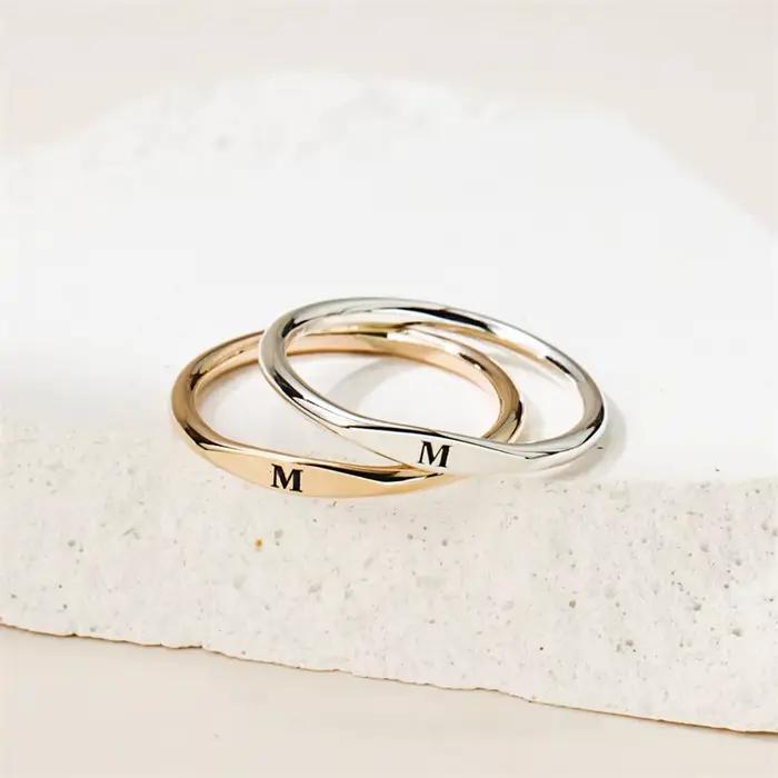 Bague initiale personnalisée en argent 925 avec or 14 carats rempli pour femmes, bijou classique pour occasions spéciales et cadeaux personnalisés