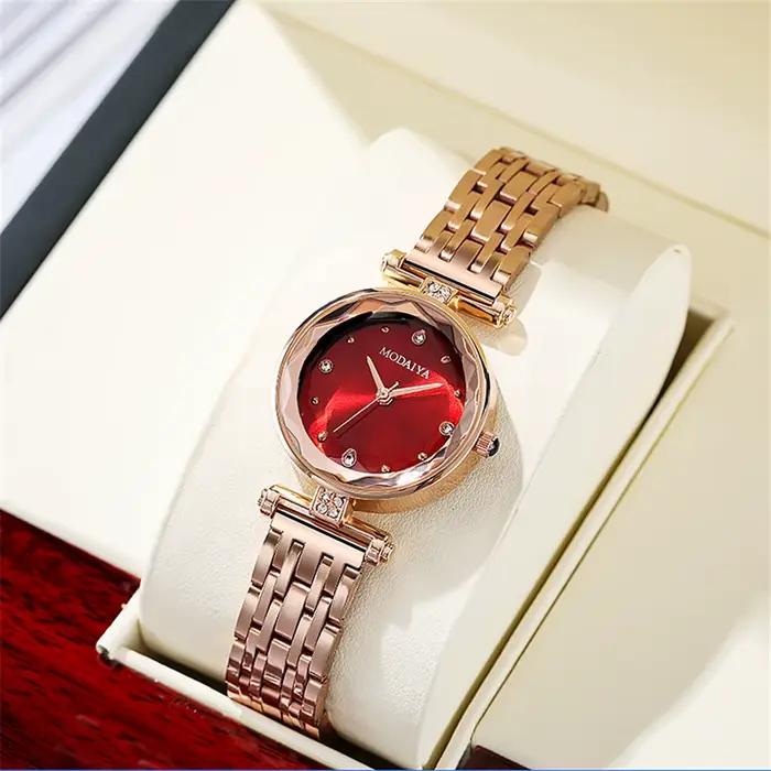 Montre à quartz en alliage avec diamants de marque 2022 de luxe raffinée pour les dames, bracelet en acier inoxydable plaqué Mode pour femmes Cadeau Horloge