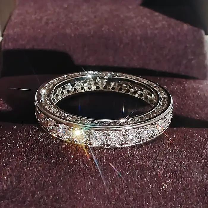 Alliance de mariage pour femme sertie de zircone cubique claire élégante cadeau pour Saint Valentin occasions spéciales