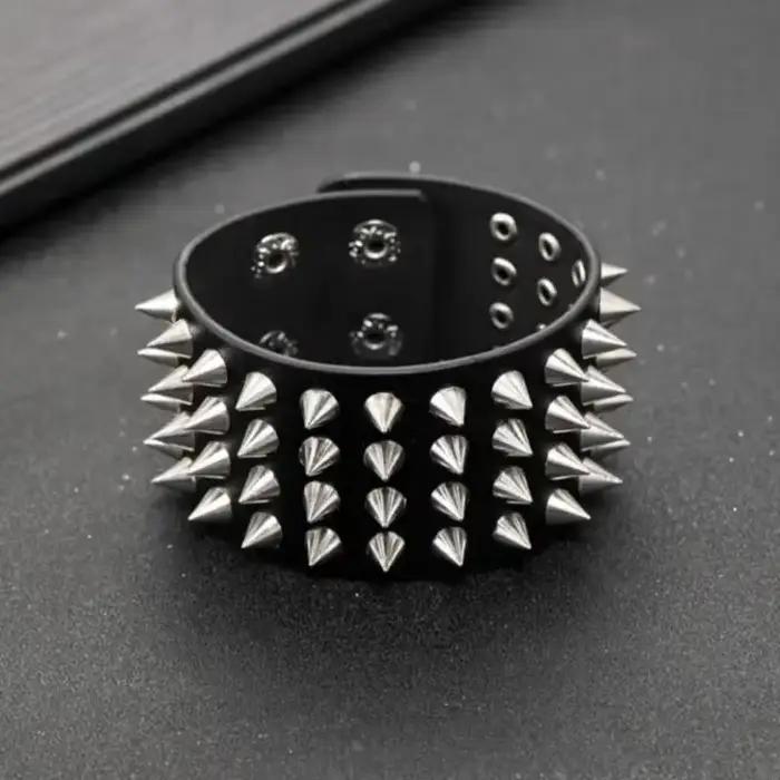 Bracelet en multicouche avec clous à pointes plaqués réglable, fermeture sécurisée, pour hommes femmes