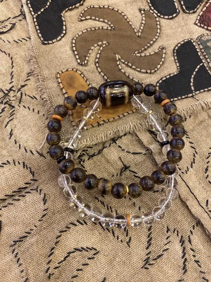 Bracelet en bois d'agar et quartz clair avec perle Dzi