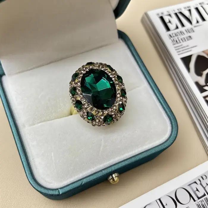 Bague en cristal vert pleine de diamants, bijoux de luxe légers de tempérament Noble, Design Vintage pour fête de mariage, bijoux haut de gamme