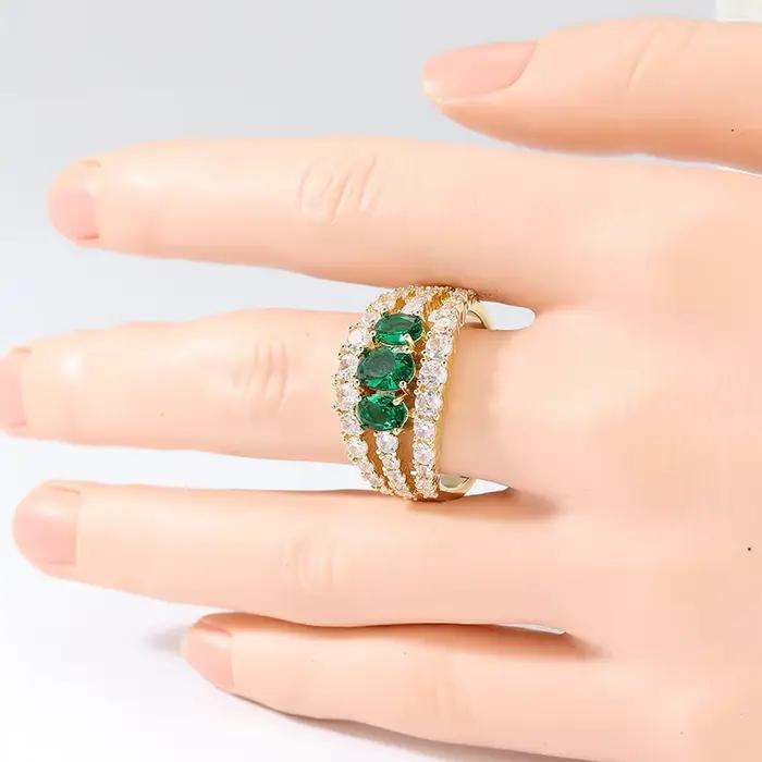 Bague dorée de style vintage incrustée de zircone synthétique verte pour femme, bijou élégant pour les fêtes et célébrations