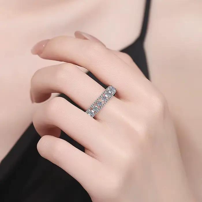 Bague Vintage en Or Blanc Massif 18 carats pour Femme, Bague de Mariage en Moissanite, Accessoire de Fête Superbe pour Anniversaire, Couleur D