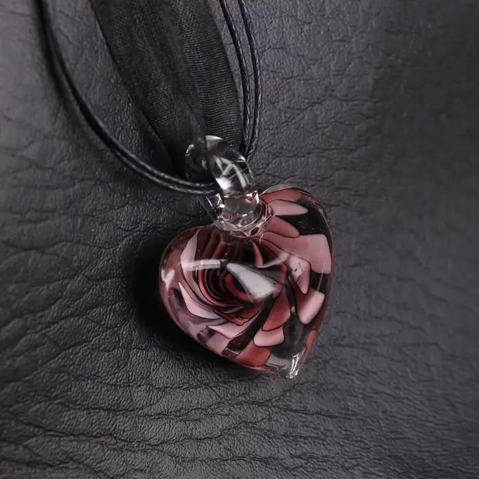 Collier pendentif fleur incrustée de bijoux Murano, collier ruban, pendentif cœur en verre