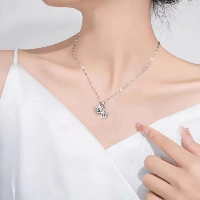 Collier double cygne en or blanc, niche de luxe légère, pendentif cygne, chaîne de clavicule pour petite amie