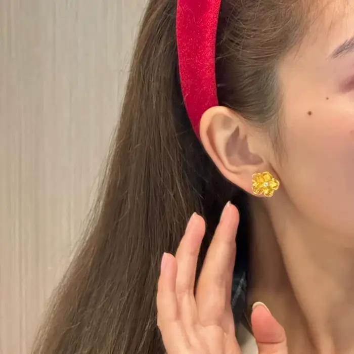 Boucles d'oreilles rétro à fleurs dorées pour femmes, design exquis et ajouré, bijoux fins Vintage de luxe, boucles d'oreilles quotidiennes