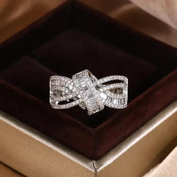 Bague de luxe plaquée argent 925 pour femmes, nouvelle mode, bague de fête de mariage, nœud Unique, personnalité, Zircon, bijoux exquis