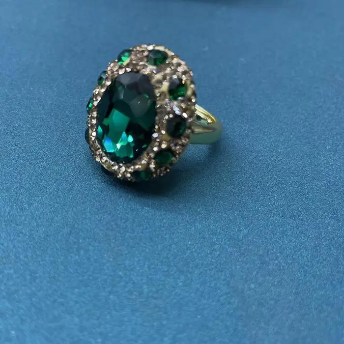 Bague en cristal vert pleine de diamants, bijoux de luxe légers de tempérament Noble, Design Vintage pour fête de mariage, bijoux haut de gamme