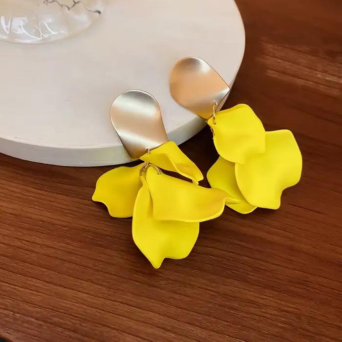 Boucles d'oreilles bohèmes colorées à fleurs pour femmes, pendentifs pétales tendance, boucles d'oreilles pendantes pour soirée, bijoux, accessoires Y2K, Bijoux A