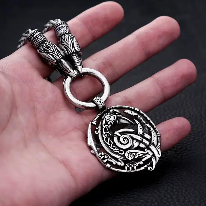Collier pendentif corbeau Odin nordique, collier corbeau viking, amulette animale en acier inoxydable, bijoux de mode pour motards, cadeaux pour hommes et femmes