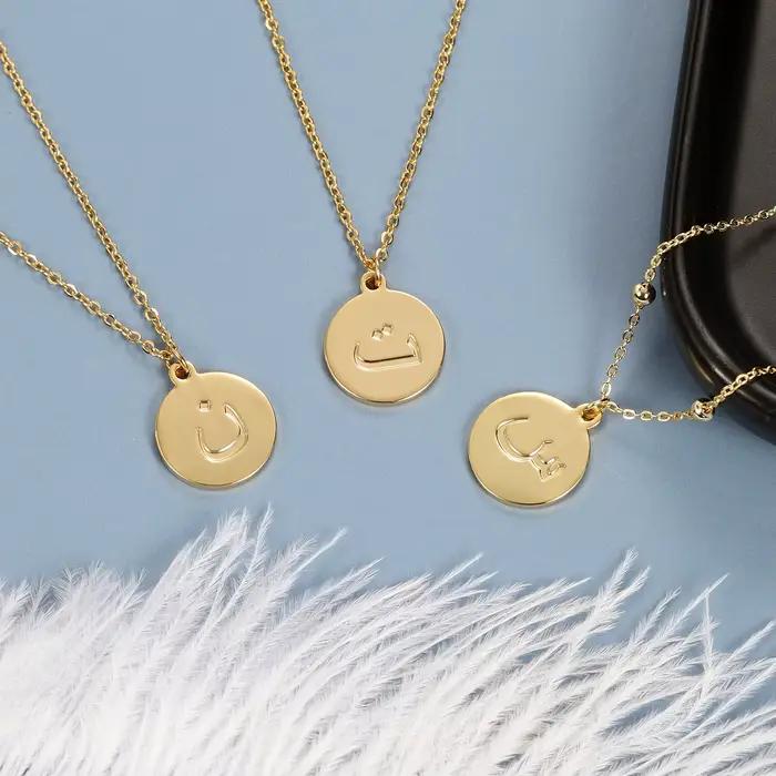 Colliers de la présidence avec lettre initiale arabe pour femme, tour de cou en or, pièce de monnaie personnalisée, pendentif et collier, acier inoxydable, cadeau de bijoux