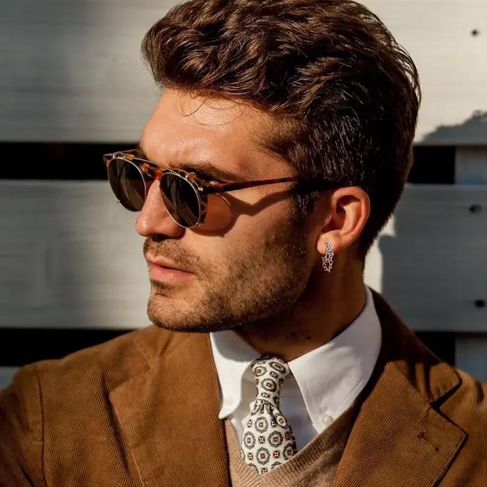 Boucles d'oreilles roses gothiques pour hommes et garçons, boucles d'oreilles créoles en forme de fleur avec pompon en pierre CZ noire, cadeau de bijoux punk