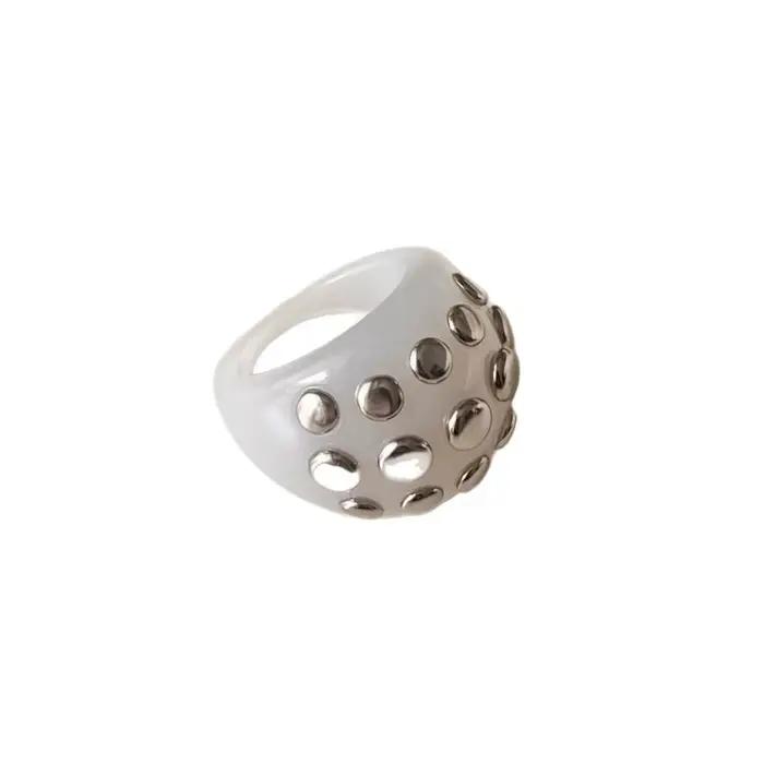 Nouvelle bague punk irrégulière à rivets, épaisse et géométrique, en résine lisse vintage, idéale pour les cadeaux