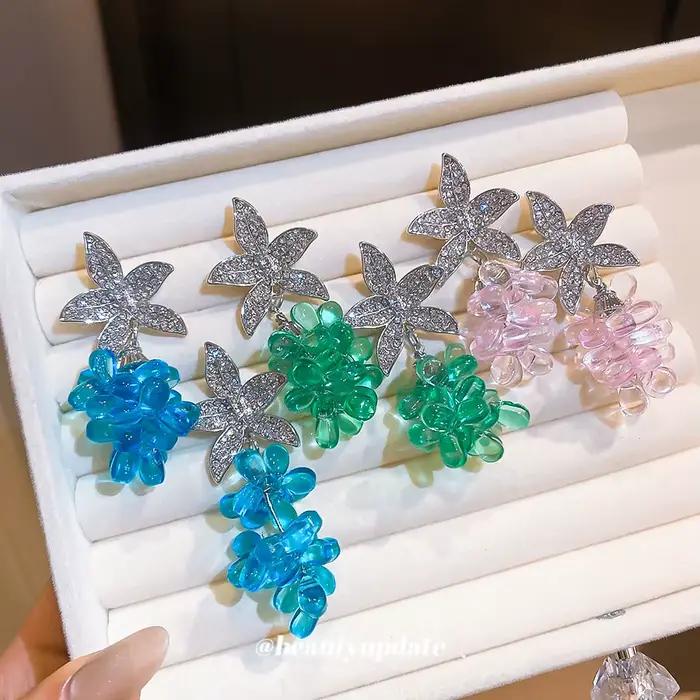 Nouvelles boucles d'oreilles tendance en forme de fleur incrustées de diamants, clous d'oreilles de luxe léger haut de gamme, bijoux élégants