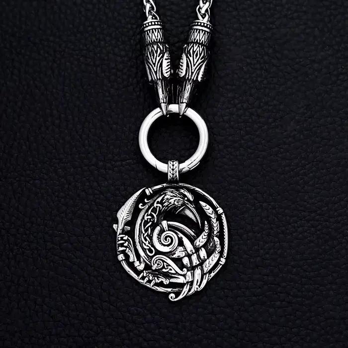 Collier pendentif corbeau Odin nordique, collier corbeau viking, amulette animale en acier inoxydable, bijoux de mode pour motards, cadeaux pour hommes et femmes